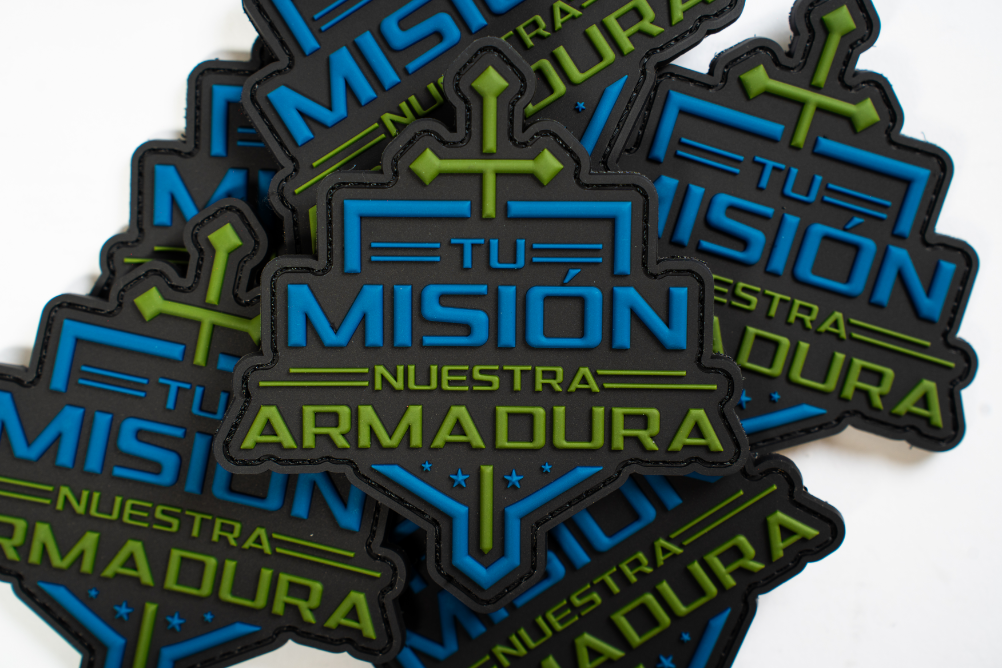 PARCHE DE PVC – BLUE KNIGHTS TACTICAL “TU MISIÓN, NUESTRA ARMADURA”